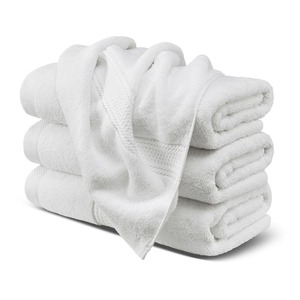 Serviette de bain blanche en coton pur 100% de qualité supérieure, 550 GSM, haute absorption, douce et moelleuse, pour hôtels, centres de villégiature et spas, en vente - Product Image 2