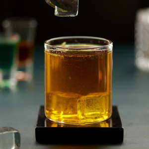 Verre à cocktail dégradé effet prisme vif – Collection haut de gamme élégante pour fêtes, bars et cafés – Vaisselle de service fabriquée en Inde – Fabricant en gros - Product Image 3