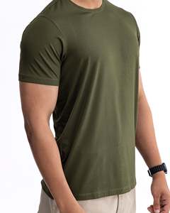 บริการ OEM แบบกำหนดเอง เสื้อยืดแฟชั่นดีไซน์ทันสมัยสำหรับผู้ชายและผู้หญิง เสื้อยืดแขนสั้นสำหรับฤดูร้อน แห้งเร็ว ระบายอากาศได้ดี - Product Image 4