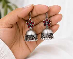 Pendientes Jhumka de Plata Oxidada al por Mayor, con Forma de Flor Tradicional, Estilo Bollywood, con Rubíes, para Aniversario, Proveedor al por Mayor - Product Image 2