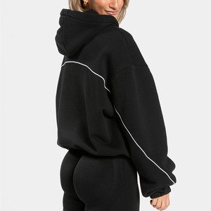 Ensemble de survêtement décontracté noir à capuche et manches longues pour femme, coupe oversize, avec pantalon de jogging uni et passepoil blanc contrastant, taille élastique – Vente en gros - Product Image 3