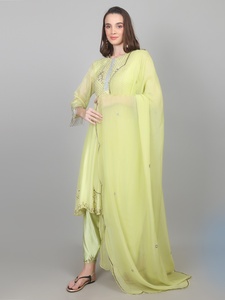 Ensemble de robe Anarkali 3 pièces pour femme, style décontracté, avec broderie Dana, collection ethnique Western Wear, choix intelligent. - Product Image 2