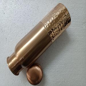 Bouteille d'eau en cuivre pur, finition martelée, design élégant, bouteille à boire anti-fuite, bouteille ayurvédique, réutilisable, voyage, maison, bureau - Product Image 1