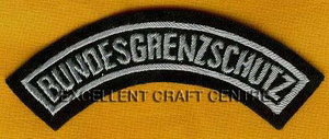 Insignia de brazo alemana personalizada, bordada, con ancla y corona de laurel, parche de tela para coser en uniformes y prendas. - Product Image 5