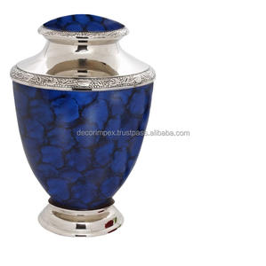 Urna de cremación de Metal hecha a mano de calidad de exportación para cenizas humanas, urna decorativa para cenizas de metal, urna funeraria para aplicaciones para adultos - Product Image 1