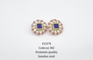 ต่างหูแบบติดหู 12578Kundan ชุบทอง ประดับด้วยหินสีชมพูทรงสี่เหลี่ยม ตกแต่งด้วยลายดอกไม้ เหมาะสำหรับงานแต่งงานและงานปาร์ตี้สำหรับผู้หญิง - Product Image 5