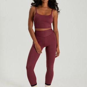 Conjunto de Top y Leggings para Mujer, Estilo Único y a la Moda, Venta al Por Mayor, Nuevo Diseño, Precio Económico, Conjunto de Yoga para Mujer - Product Image 1