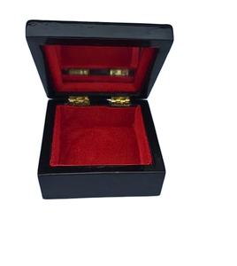 Estuche de joyería con espejo cuadrado de laca con patrón personalizado superior - Product Image 2