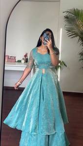 Conjunto de diseñador con top Anarkali con abertura Fandy Crush, pantalón Plazzo y dupatta Fandy Crush, completamente cosido y listo para usar. - Product Image 3