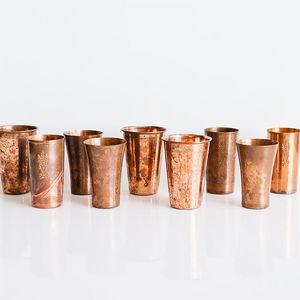 Verre en cuivre réutilisable avec construction en cuivre de qualité supérieure, finition anti-fuite et solution de boisson durable pour un usage quotidien - Product Image 1
