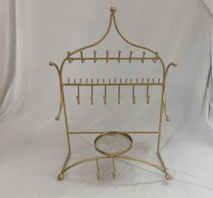 Support à bijoux en laiton avec design orné et plateau pour la décoration de chambre - Product Image 5