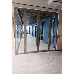 Puerta Cortafuego de Acero Reforzado de Alta Resistencia con Acabado Glaseado para Almacenes, Fábricas, Escuelas y Hospitales, Disponible para la Venta - Product Image 4
