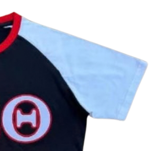 T-shirt personnalisé pour femme avec lettres grecques, blanc et rouge, manches raglan, appliqué brodé, été, 100% coton, coupe ajustée - Product Image 5