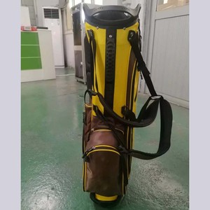 Bolsas de Golf Personalizadas al por Mayor con Logotipo Bordado de Iota Phi Theta en Negro y Marrón Griego, Material de Poliéster, Múltiples Bolsillos - Product Image 2