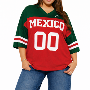 เสื้อฟุตบอลอเมริกันสีแดงเขียวสำหรับผู้หญิงแบบสั่งทำพิเศษ – เสื้อคอวีถักสไตล์เม็กซิกัน แต่งสีบล็อก แนวสตรีทแวร์ลำลอง - Product Image 4
