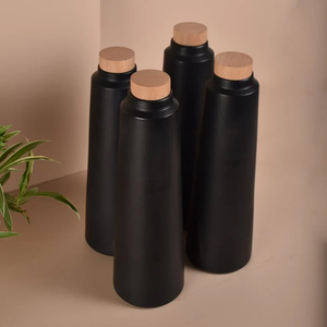 Ensemble de 4 pots en terre cuite noire faits à la main - 800 ml avec bouchon et couvercle en bois (Texture naturelle - Sans colorants ni produits chimiques utilisés) - Product Image 2