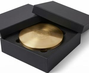 Boîte à épices ronde en laiton de qualité supérieure avec 6 compartiments et couvercle gravé pour le rangement en cuisine - Product Image 6