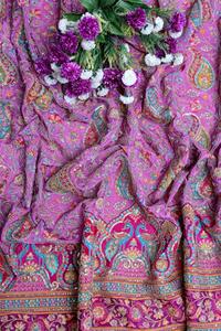 ผ้าเครปสีขาวลายดอกไม้เพสลีย์พิมพ์ลายธรรมชาติ พร้อมขอบลายตกแต่งรูปนกยูง สำหรับตัดเย็บชุดคุर्ติแบบชาติพันธุ์ - Product Image 4