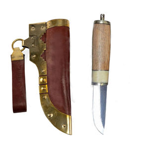 Cuchillo Puukko Hecho a Mano Personalizado |   Cuchillo de Supervivencia Nórdico de Hoja Fija de Acero con Alto Contenido de Carbono |   Cuchillo de Caza y Camping con Funda de Cuero - Product Image 1