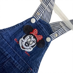 Combinaison en jean pour femme, col montant, sans manches, dos nu, taille haute, coupe ajustée, double boutonnage, avec découpes, délavée - Product Image 4