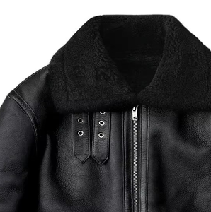 Veste en cuir noire élégante pour homme avec fermeture éclair sur le devant et panneaux côtelés sur les manches - Product Image 4