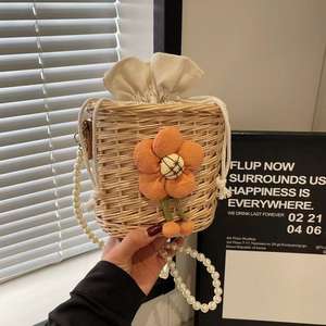 Nuevo Bolso Bandolera de Mujer con Estampado Animal y Flores Pequeñas, Cadena de Perlas, Estilo Moderno - Product Image 1