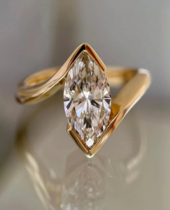 แหวนทองคำประดับมอสซาไนต์ทรงมาร์คีส์ 14K 18K แหวนหมั้นสำหรับผู้หญิง แหวนรูปตัววีแบบพันรอบ ดีไซน์เรียบหรู แหวนแต่งงานที่ไม่ซ้ำใคร - Product Image 1