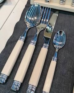 Juego de Cubiertos Modernos Ecológicos con Mangos de Resina Rosa, Acero Inoxidable Pulido Espejo para Decoración de Mesa en el Hogar, Hasan Craft - Product Image 3