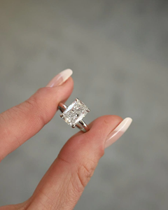 Bague en or avec moissanite taille radiant 14K 18K, bague de fiançailles pour femme, bague solitaire carrée, bijoux de mariage minimalistes - Product Image 2