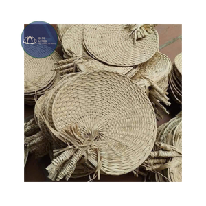 [MEJOR VENDIDO] |   Abanico de mano de hoja de palma tejida, suministro al por mayor |   Ventilador portátil de mano para recuerdo de boda, decoración de eventos y fiestas, Vietnam - Product Image 1