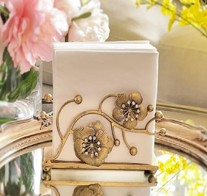 Boîte à mouchoirs en métal avec cadre doré et perles de cristal, pour une décoration coordonnée, disponible au prix de gros. - Product Image 6