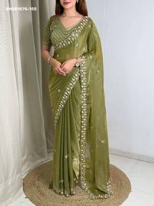 Sari de satén de lujo de primera calidad con bordado de cuentas y lentejuelas, y blusa con bordados elaborados de cuadros - Exportador indio - Product Image 2