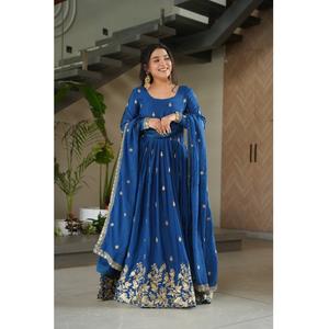 Vestido de Algodón de Lujo con Corte Alia y Conjunto de Dupatta, Alta Demanda, Ideal para Fiestas, Festivales y Invitados de Boda, Disponible al Mejor Precio - Product Image 1