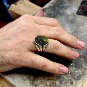 Anillo de Moldavita Natural en Bruto con Plata 925 |   Piedra de Moldavita Genuina Certificada |   Idea de Regalo de Joyería Bohemia para Hombre |   2026 - Product Image 5