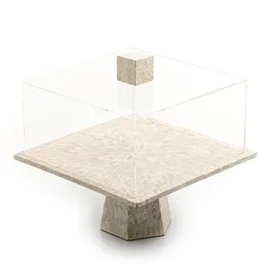 Support à gâteau en nacre de style design, plateau en bois avec incrustation de coquillages et couvercle, idéal pour la présentation en pâtisserie. - Product Image 1
