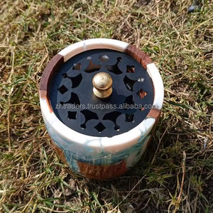 Brûleur d'encens Bakhoor en résine artisanale Oud Royale pour une décoration festive haut de gamme - Product Image 1