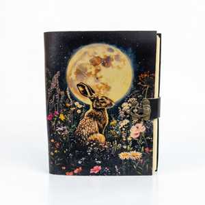 Carnet en cuir personnalisé avec motif lapin et fleur, journal en cuir, carnet en cuir - Product Image 1