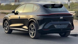 I M M Otor s L S 7 SUV Eléctrico de Lujo con Tracción en las Cuatro Ruedas, Batería de Litio, Asientos de Cuero, Neumáticos R19, Cámara Trasera - Product Image 4