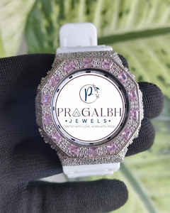 นาฬิกา Pragalbh Jewels แบบสั่งทำพิเศษ ประดับเพชรเต็มหน้าปัด สีชมพูและสีขาว พร้อมหน้าปัดแบบสั่งทำพิเศษ นาฬิกาประดับเพชรโมอิสซาไนต์ - Product Image 1