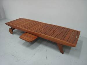 Tumbona de Exterior en Madera de Teca Sólida con Acabado Natural, Diseño Moderno, Bandeja Extraíble, Posición de Respaldo Ajustable, Sin Cojines, para Suelos Duros - Product Image 3