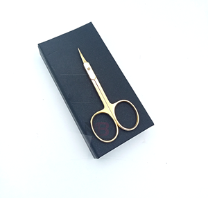 Ciseaux à cuticules professionnels plaqués or 24 carats, en acier inoxydable, logo personnalisé, courbés pour droitiers, durables et confortables - Product Image 4
