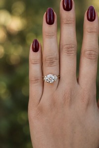 Bague de fiançailles de luxe en or massif 14 carats avec diamant rond de 2,01 carats cultivé en laboratoire, style floral, pour femme - Product Image 2