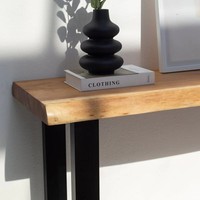 Table console Vandana Lunaris Orion Acacia avec pieds en métal, design moderne en bois massif