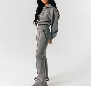 Conjunto de dos piezas de pantalones acampanados para mujer, de felpa gruesa, estilo francés, conjunto deportivo a juego, chándal para damas. - Product Image 4