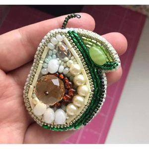 Broche bordado a mano con cuentas de primera calidad para mujer, estilo vintage, broche de rosa bordado con cuentas, joyería de moda. - Product Image 2