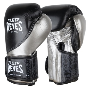 ถุงมือชกมวย RTS ราคาขายส่ง คุณภาพพรีเมียม Cleto Reye สำหรับฝึกซ้อมและแข่งขัน ทำจากหนังวัวแท้ 100% - Product Image 1