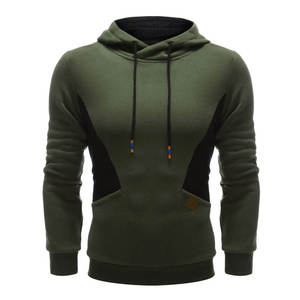 Sweat à capuche pour homme en coton tricoté, coupe ajustée, vert olive, décontracté, pour l'hiver, avec poches, maintenant disponible à la vente - Product Image 1