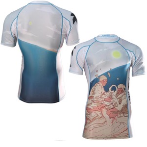 เสื้อรัดกล้ามเนื้อ MMA คุณภาพสูงสำหรับผู้ชาย พิมพ์ลายแบบซับลิเมชั่นตามสั่ง ระบายอากาศได้ดี แขนสั้น ขายส่งจากโรงงาน - Product Image 1