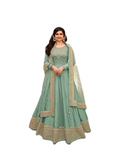 Traje Anarkali de Seda Verde Menta Bordado, Semi-Confeccionado, Largo hasta el Suelo, Estilo Tradicional Indio-Pakistaní para Bodas y Fiestas - Product Image 1