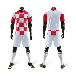 Ensemble de tenues de football pour jeunes et adultes avec logo d'équipe sublimé, tissu à séchage rapide et coupe athlétique confortable - Product Image 6